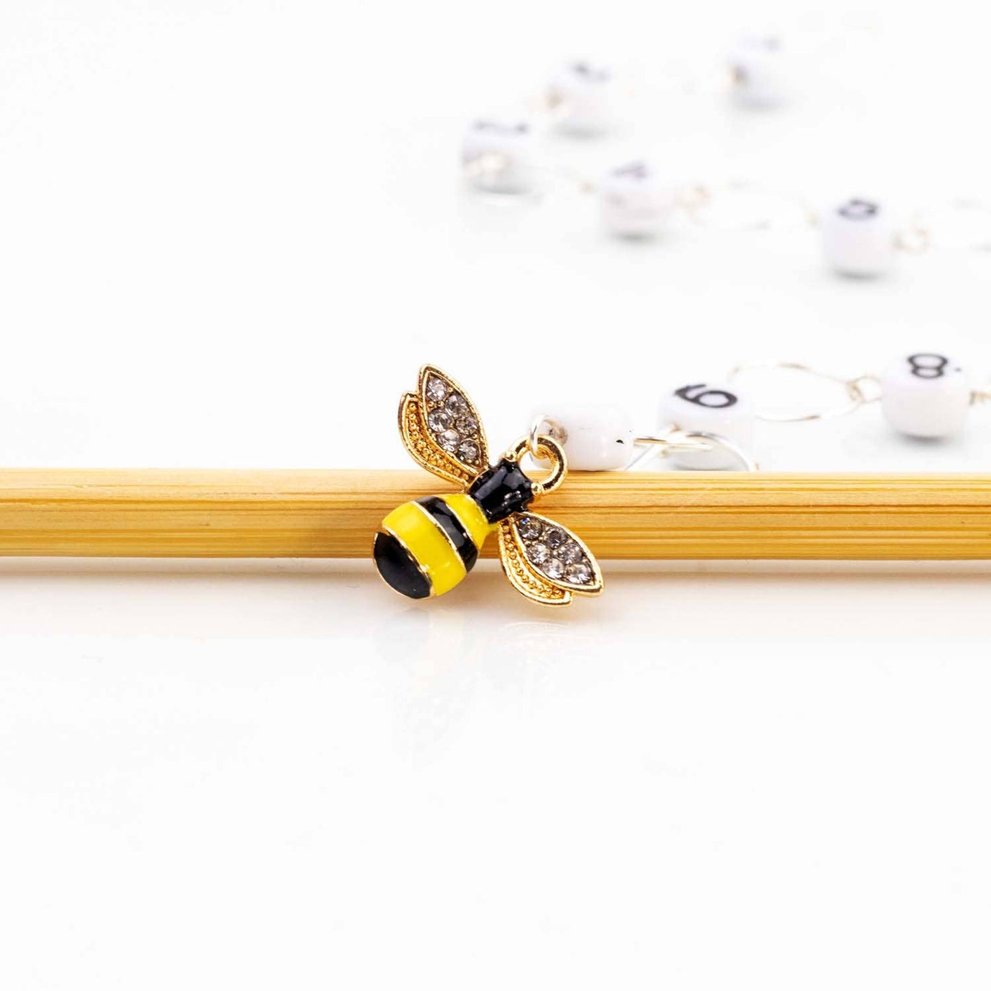 Sparkle Bee Chain Row Counter